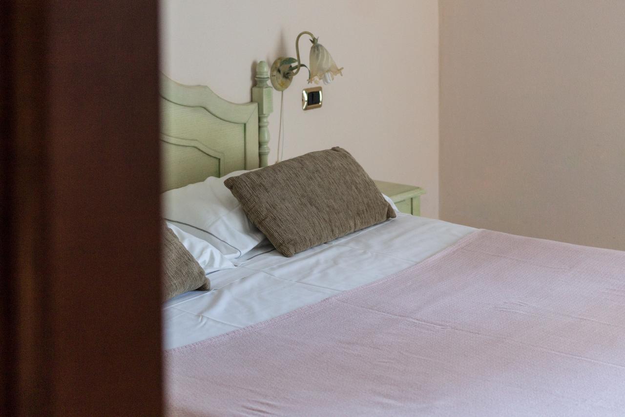 Hotel Villa Del Mare Sìnnai Szoba fotó