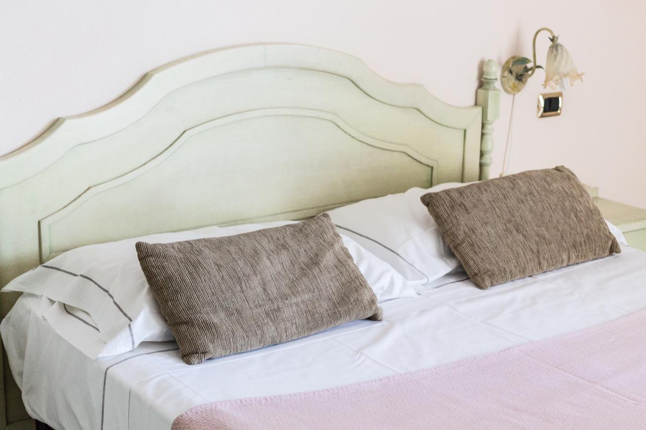 Hotel Villa Del Mare Sìnnai Szoba fotó