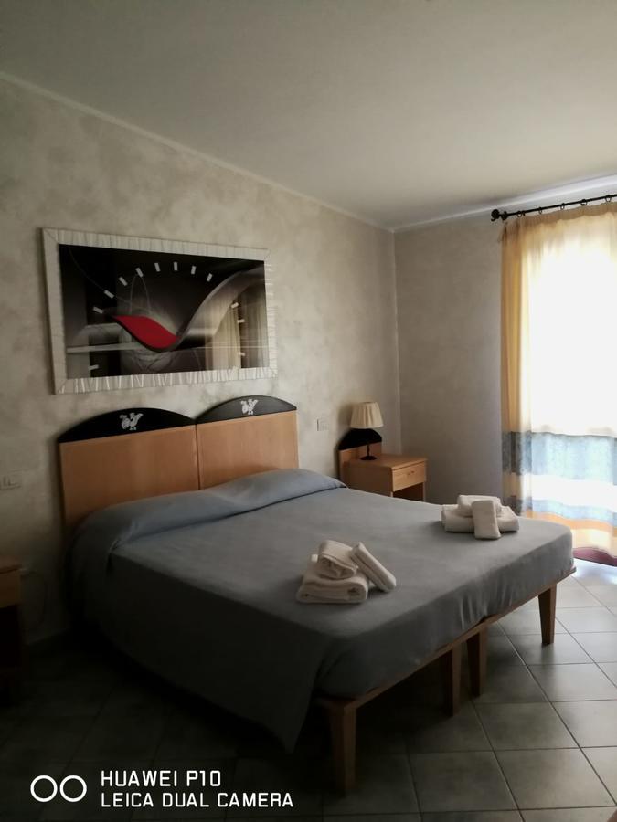 Hotel Villa Del Mare Sìnnai Szoba fotó